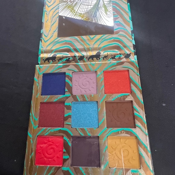 REVOLUTION- DISNEY THE LION KING Circle of Life Eyeshadow Palette - Picture 7 of 10